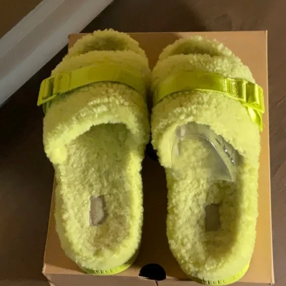 UGG Fluffia Slide - Picture 4 of 4